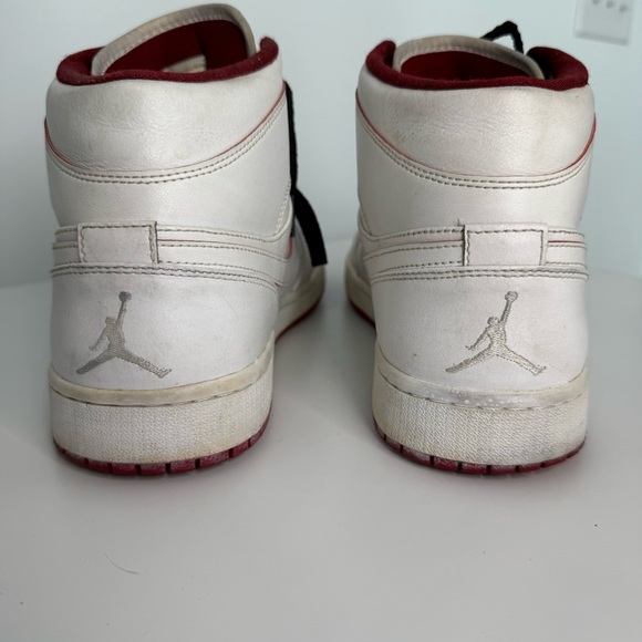 Nike Air Jordan 1 Mid Retro White / Red (554724-103) Mens Size 12 High OG - Picture 13 of 14